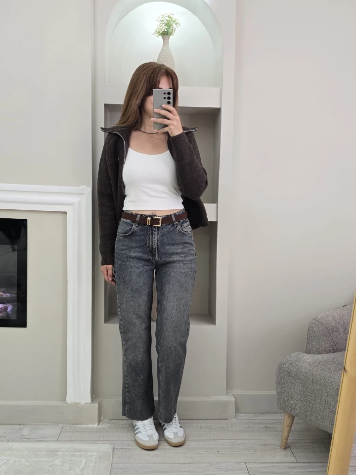 Kesik Paça Süet Kemerli Jean