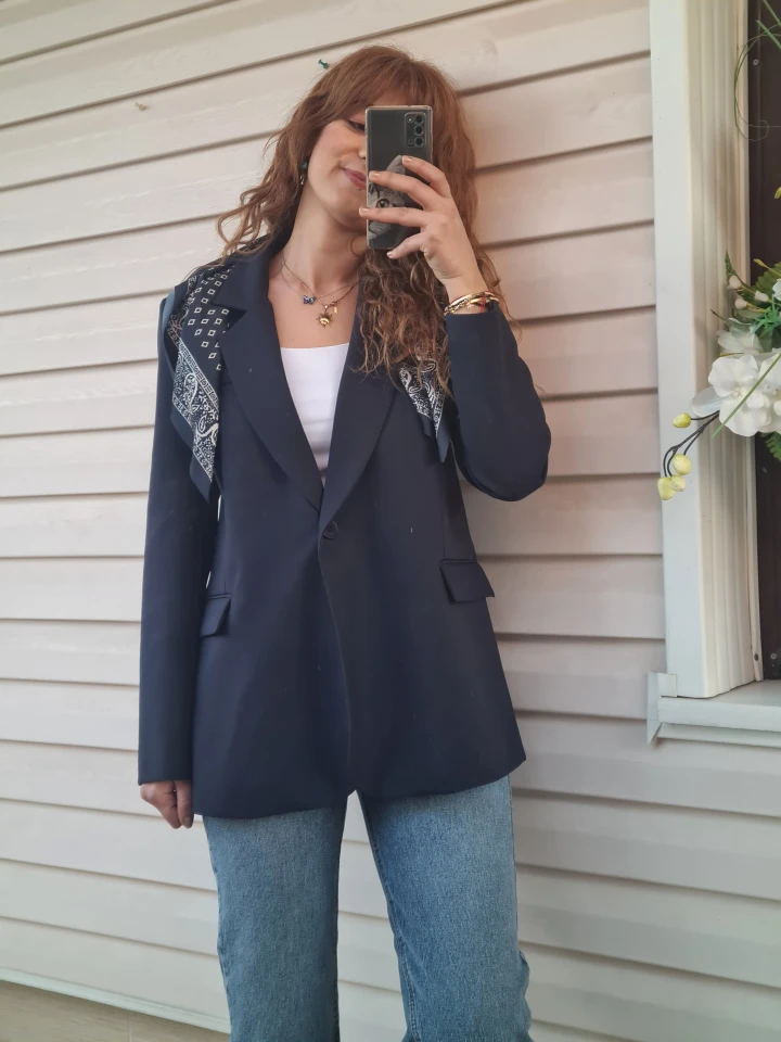Fular Detaylı Blazer Ceket