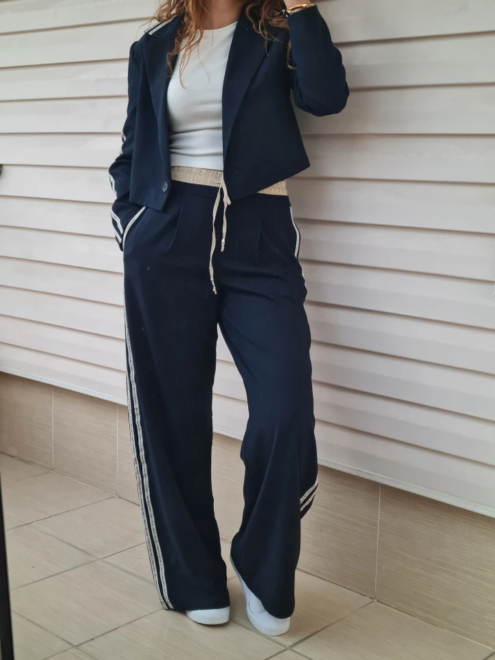 Lacivert Yazı Şeritli Tek Düğmeli Beli Lastikli Takım