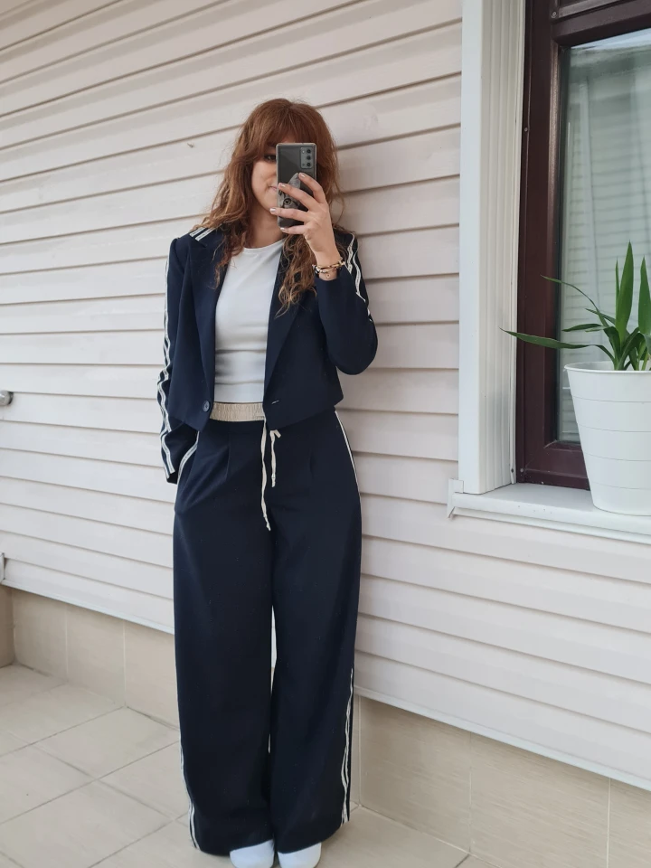 Lacivert Yazı Şeritli Tek Düğmeli Beli Lastikli Takım