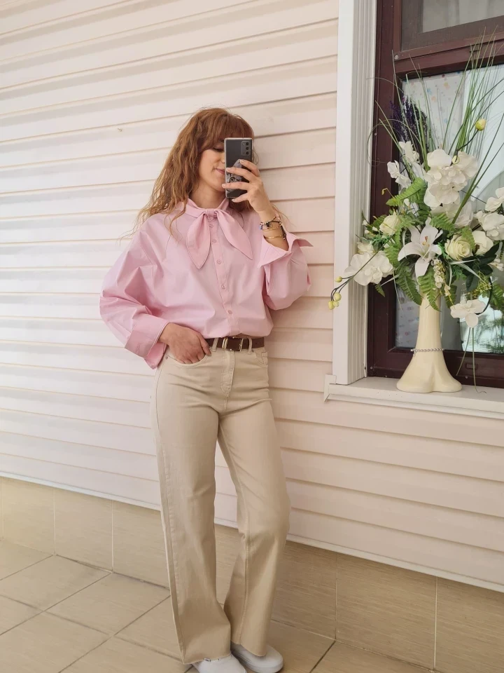 Fular Yaka Detaylı Gömlek