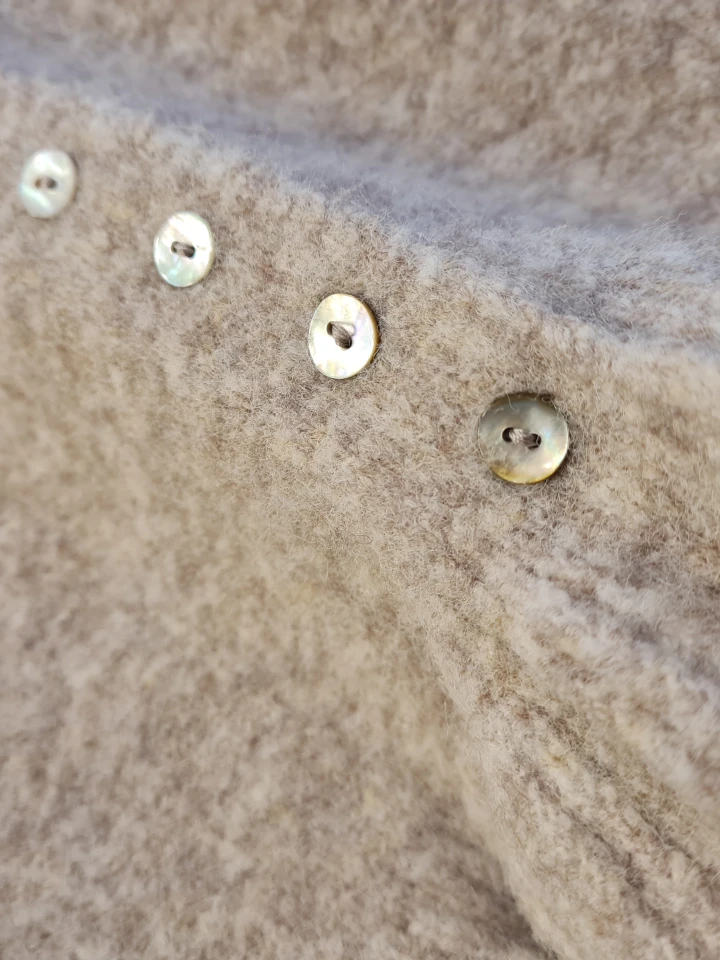 Fırfırlı Sedef Düğmeli Hırka