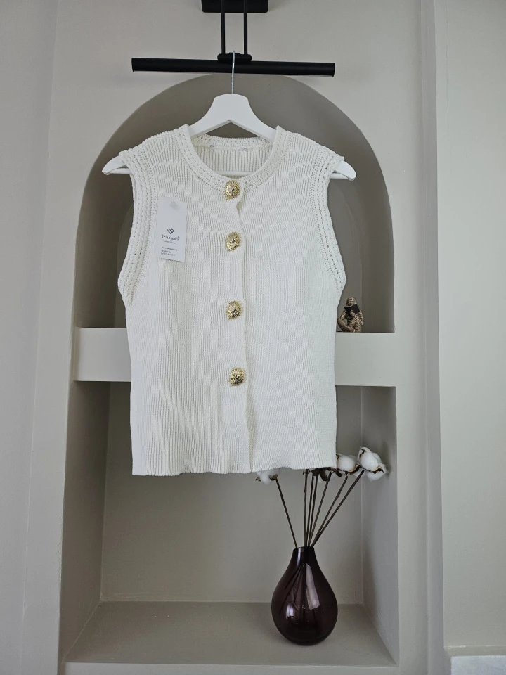 Gold Düğmeli Triko Yelek