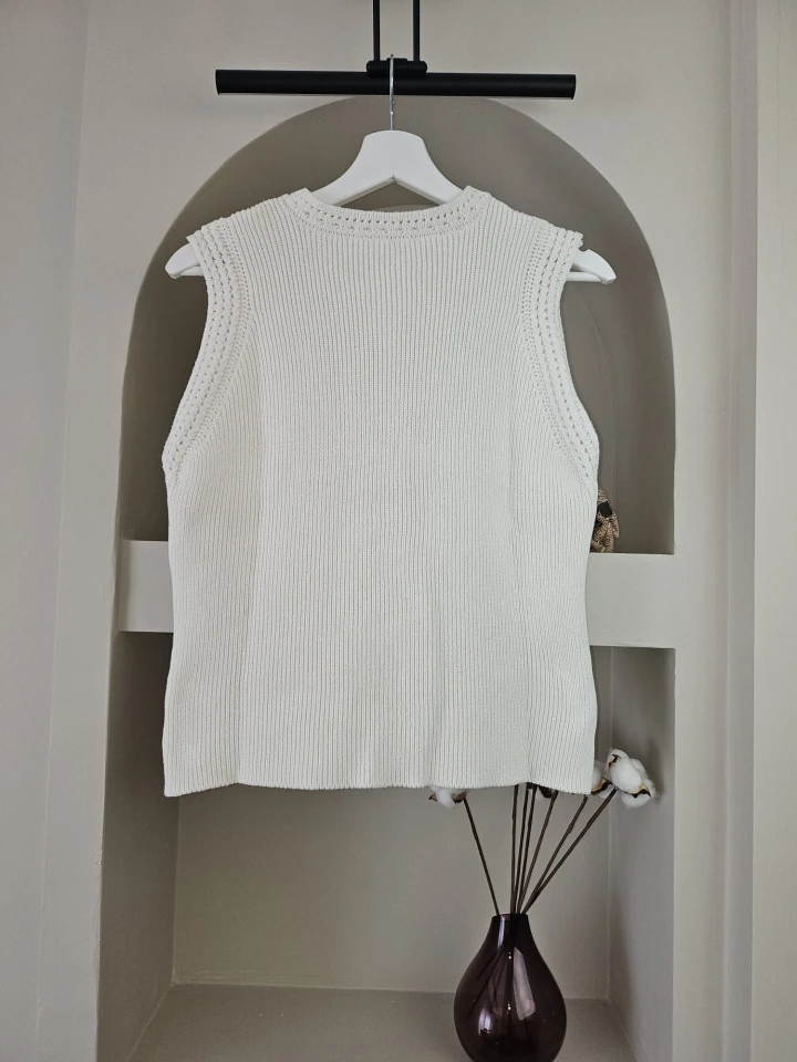 Gold Düğmeli Triko Yelek