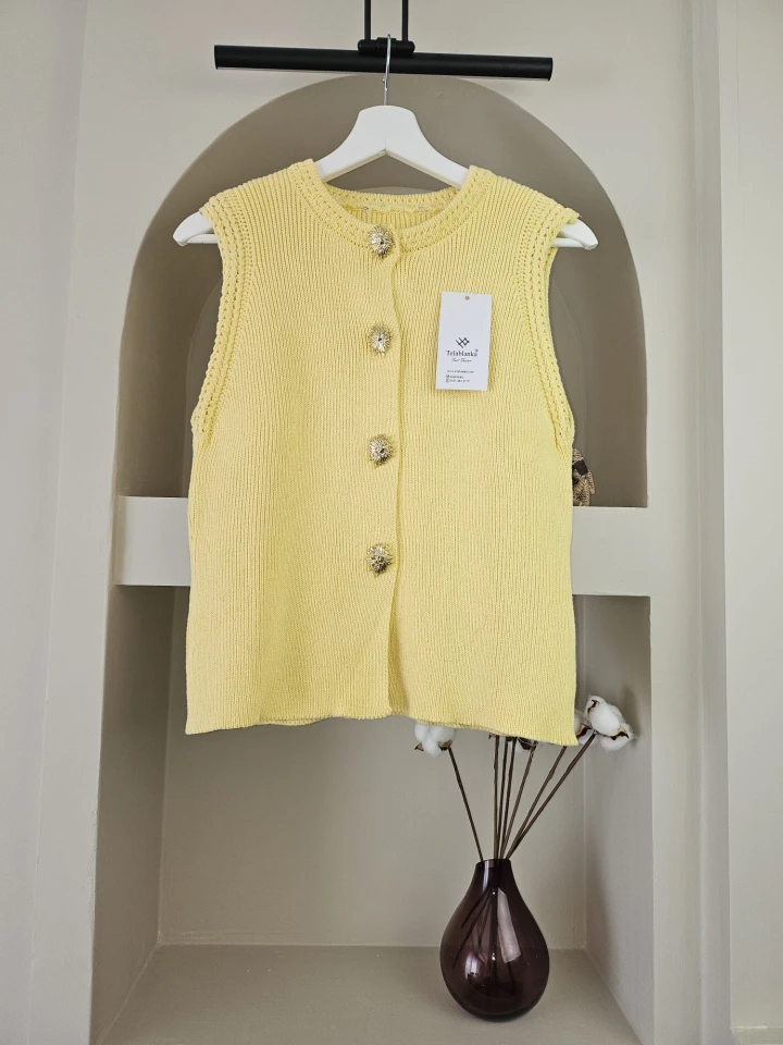 Gold Düğmeli Triko Yelek