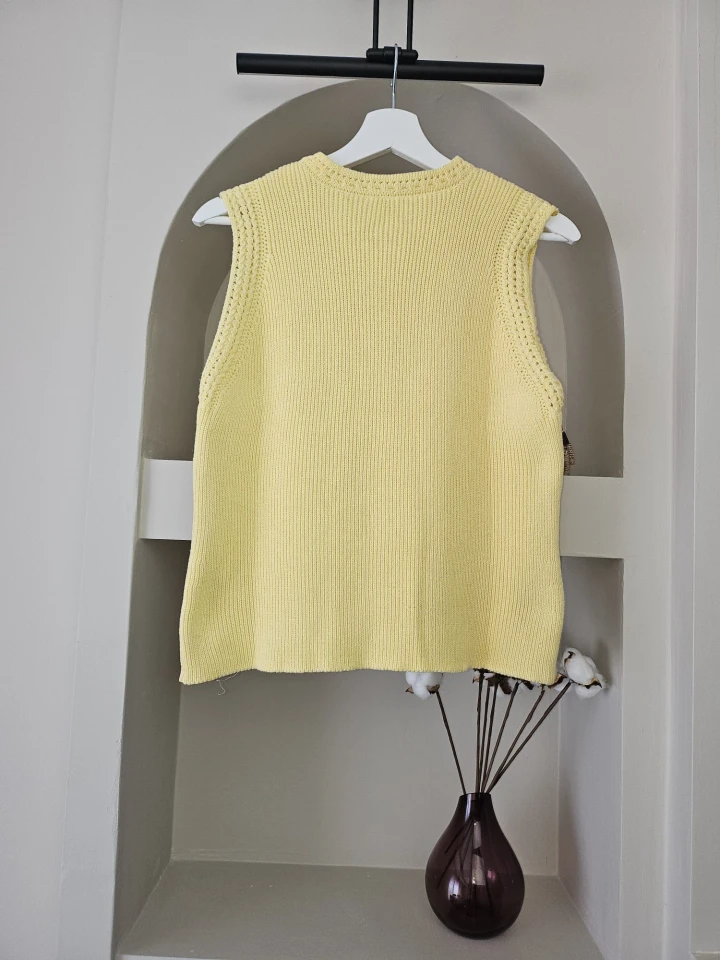 Gold Düğmeli Triko Yelek