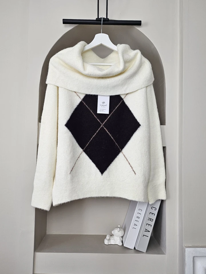 AÇIK YAKA BAKLAVA DESEN KAZAK