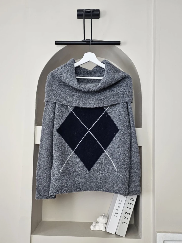 AÇIK YAKA BAKLAVA DESEN KAZAK