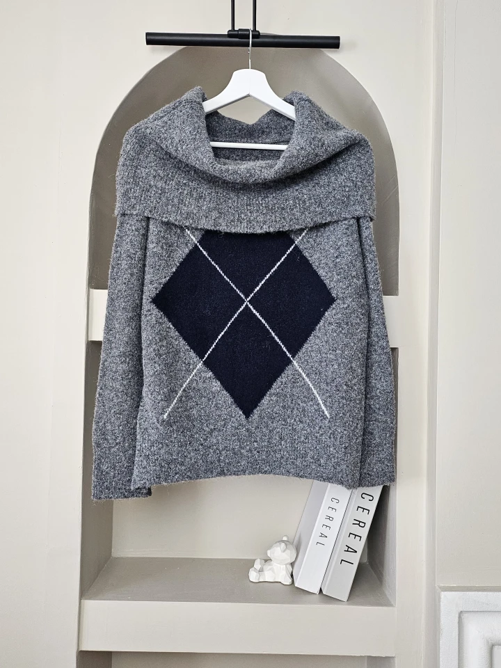 AÇIK YAKA BAKLAVA DESEN KAZAK