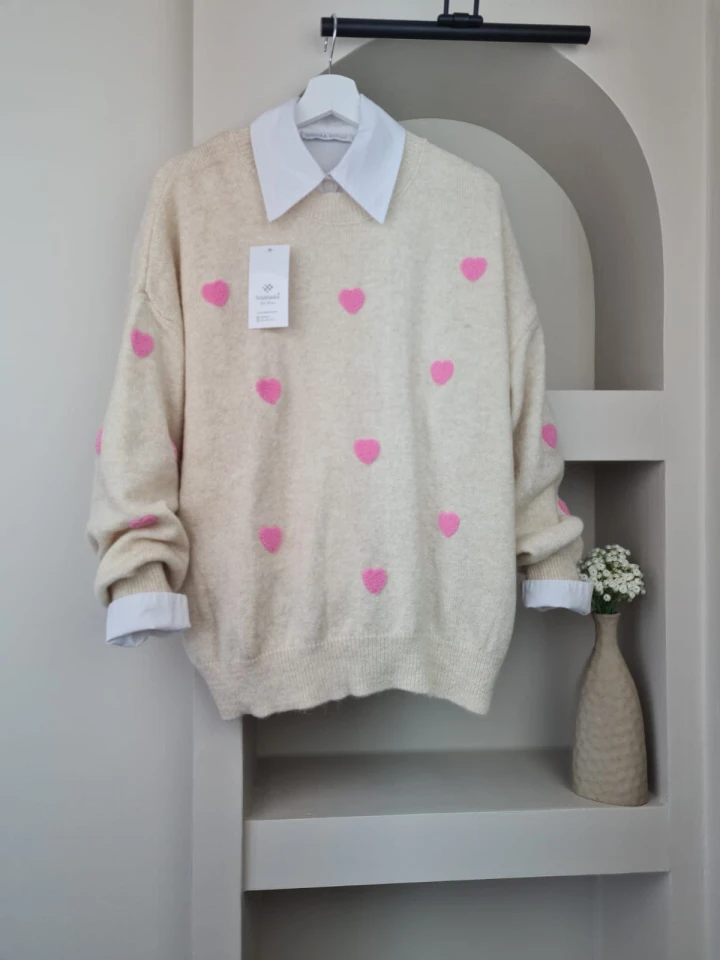 Kalp Nakış Oversize Kazak Bej-Kırmızı