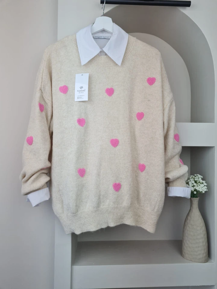 Kalp Nakış Oversize Kazak Bej-Kırmızı