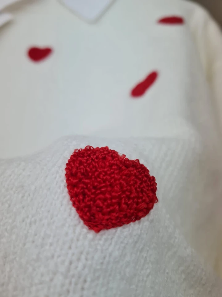 Kalp Nakış Oversize Kazak Bej-Kırmızı