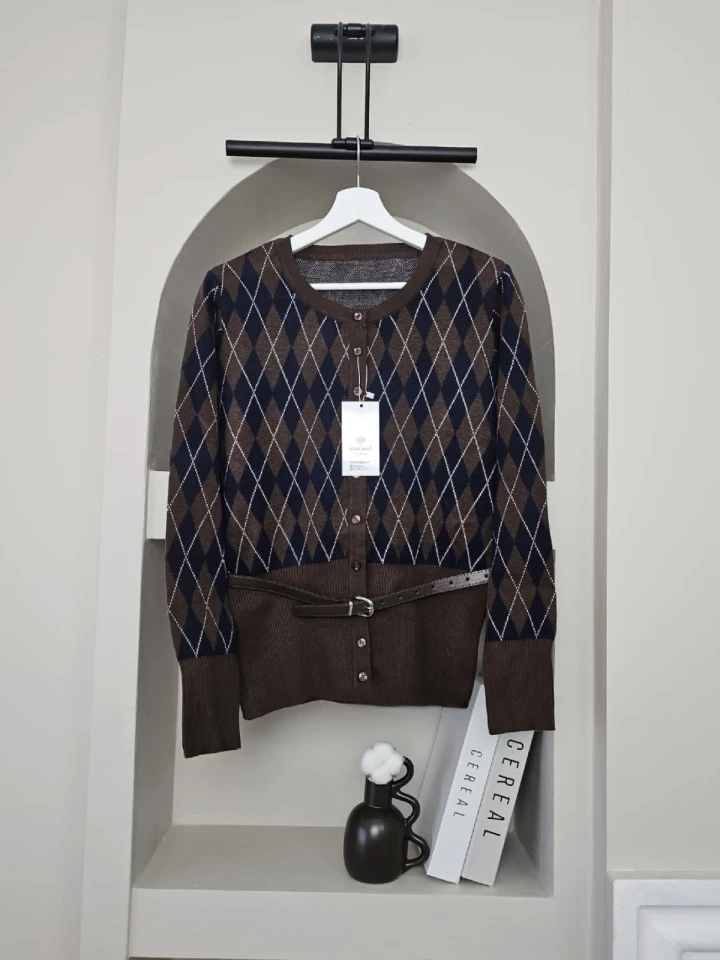 Kemerli Baklava Desen Yün Hırka