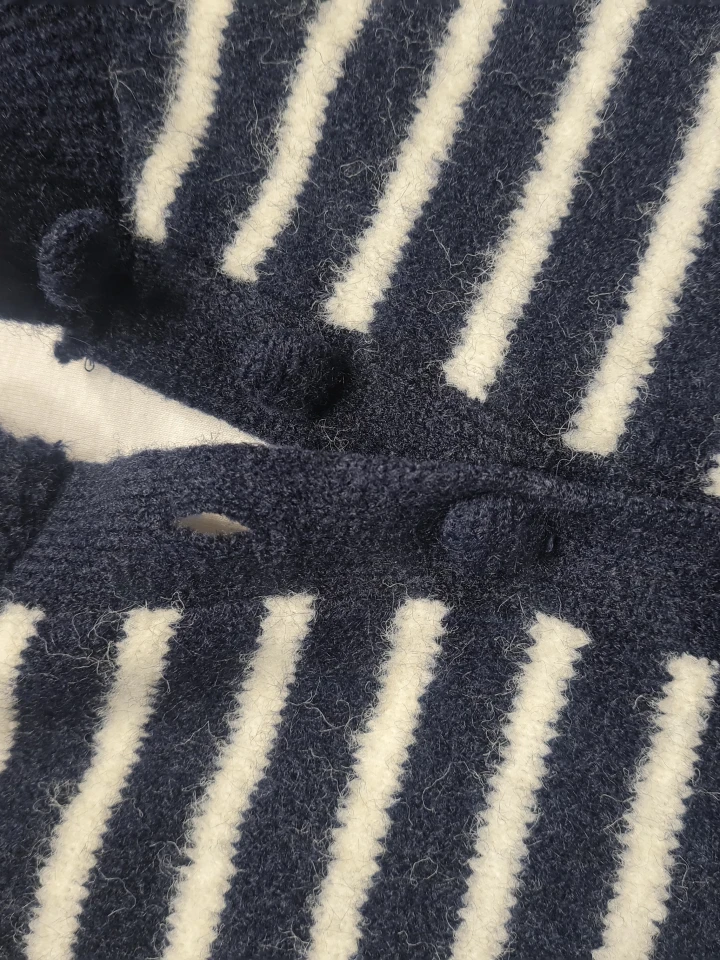 Oversize Çizgili Önden Düğmeli Yumoş Kazak